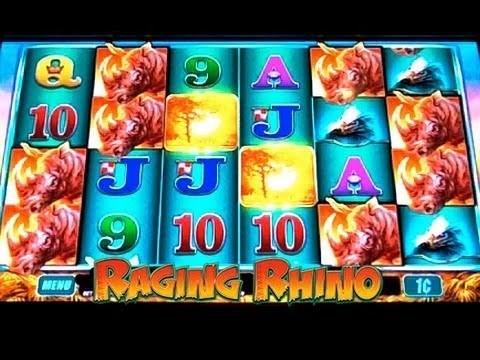 Video bóng da tổng hợp những khoảnh khắc hấp dẫn nhất mùa giải